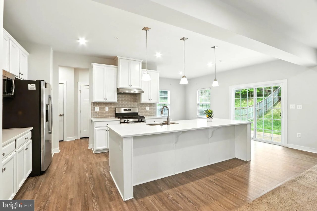 6015 Charles Henry Pl