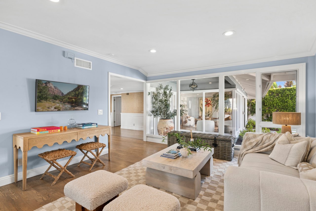 2606 Lighthouse