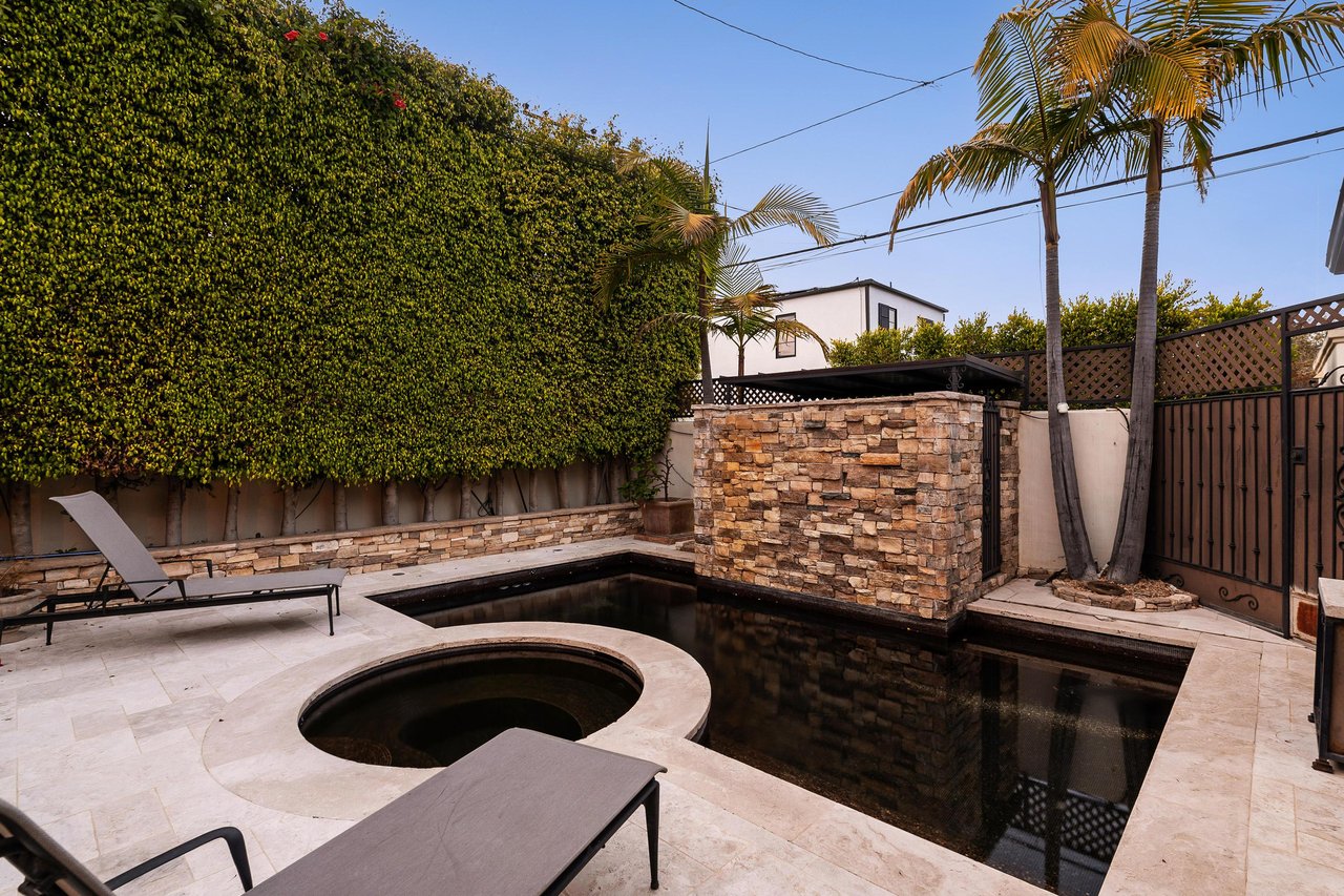 327 22nd St, Santa Monica