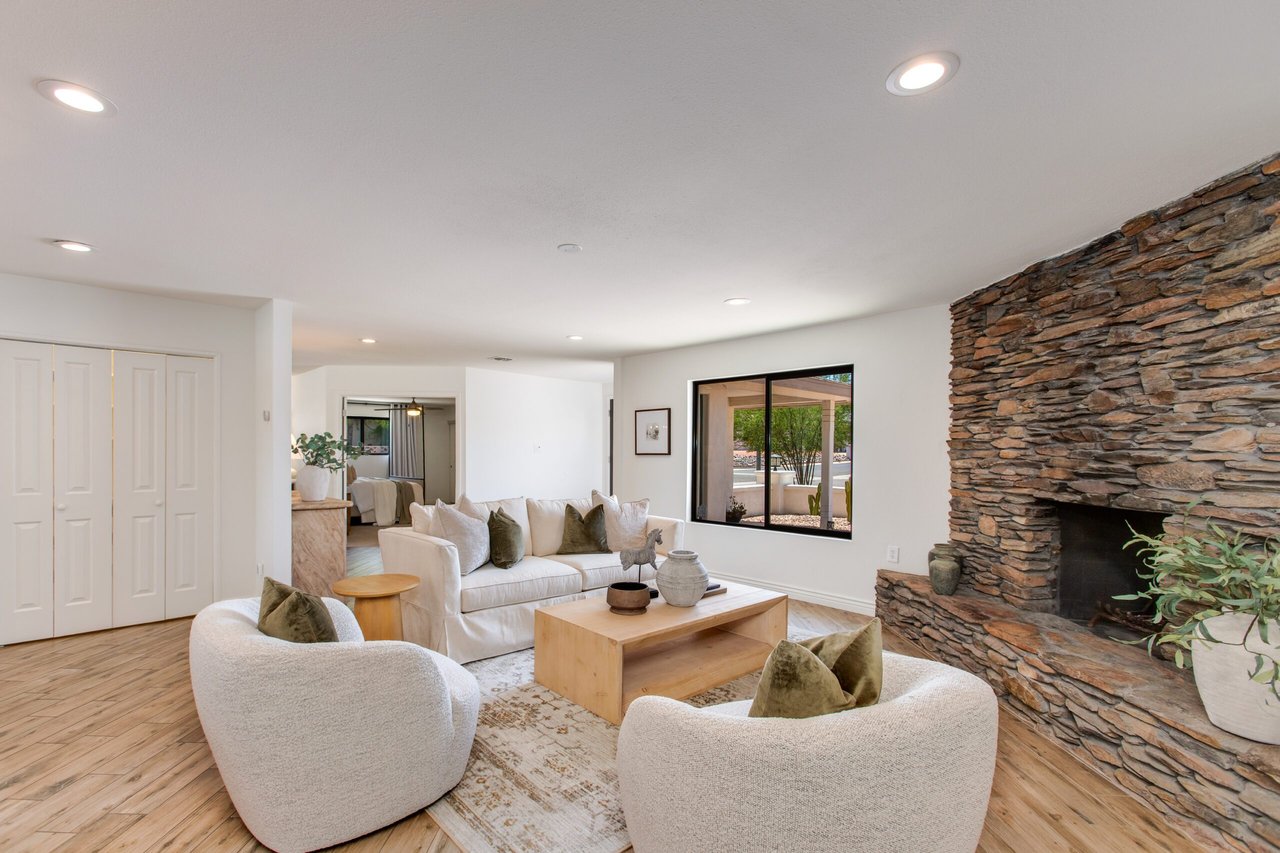 3020 E Mission Lane