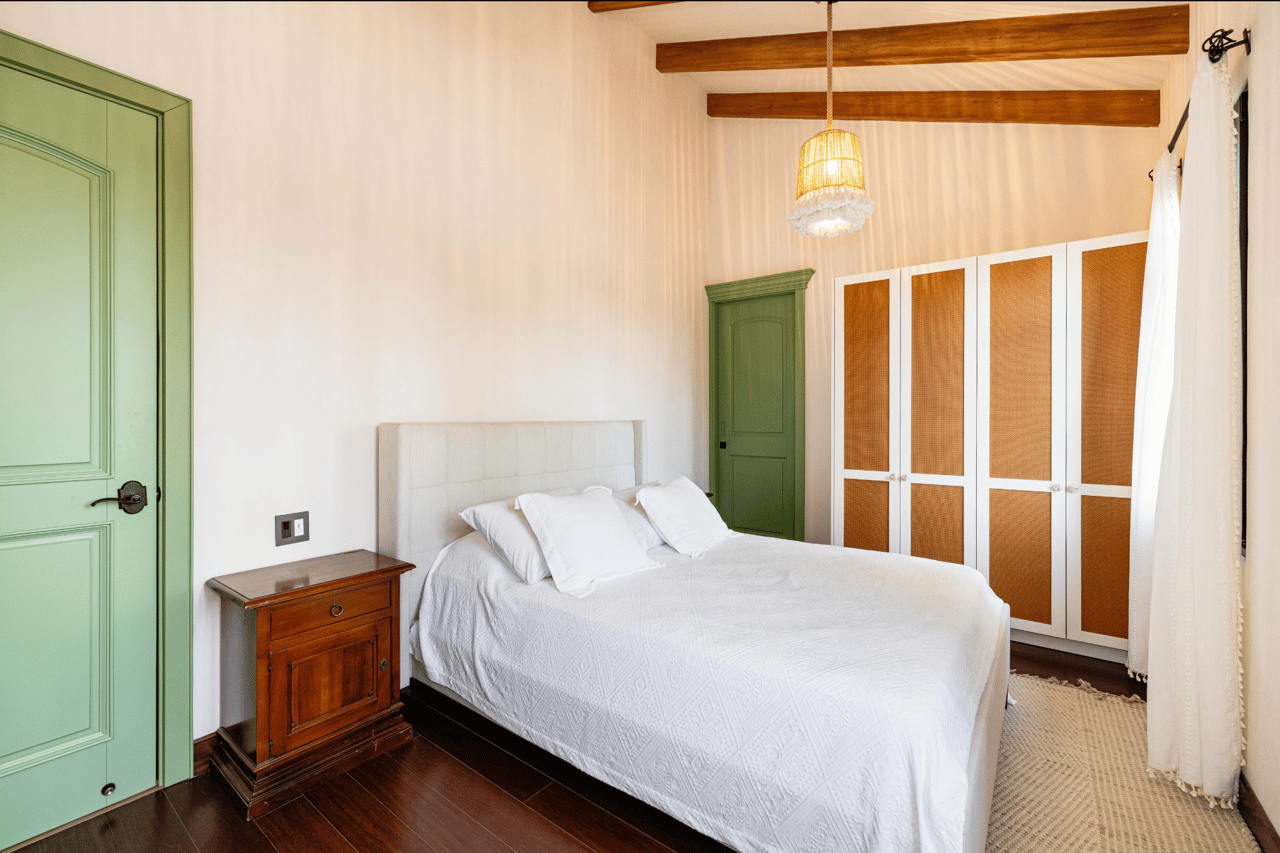 Casa Las Mareas | Beachfront Spanish Colonial Villa with Private Pool in Hacienda Pinilla