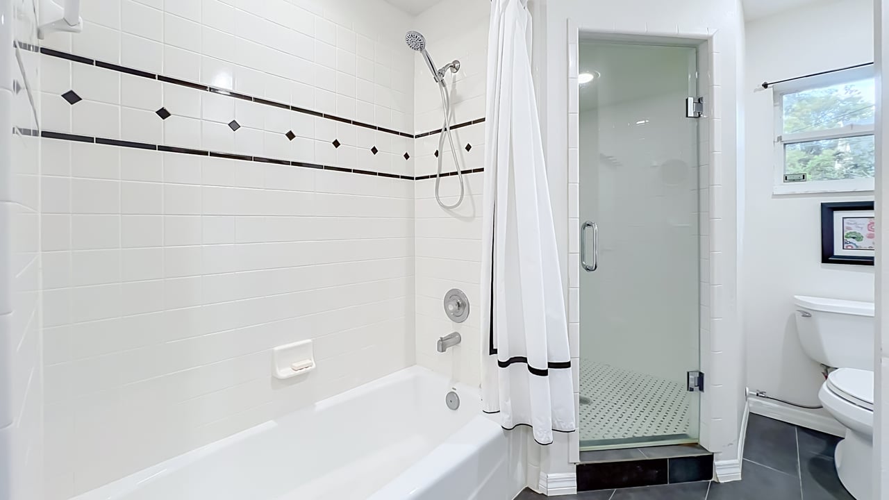 Winter Park Vias Traditonal 5-Bedroom Home near Racquet Club