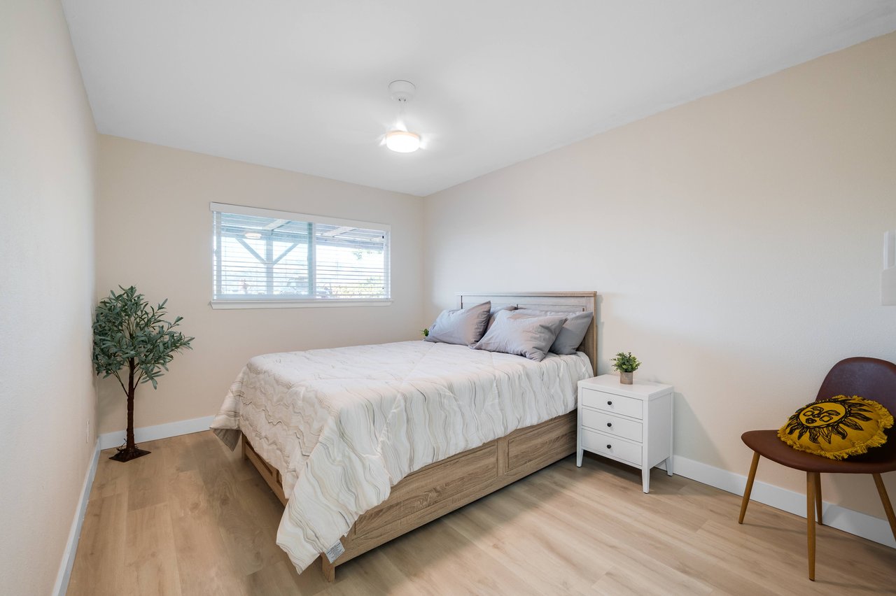 725 Lytton Station