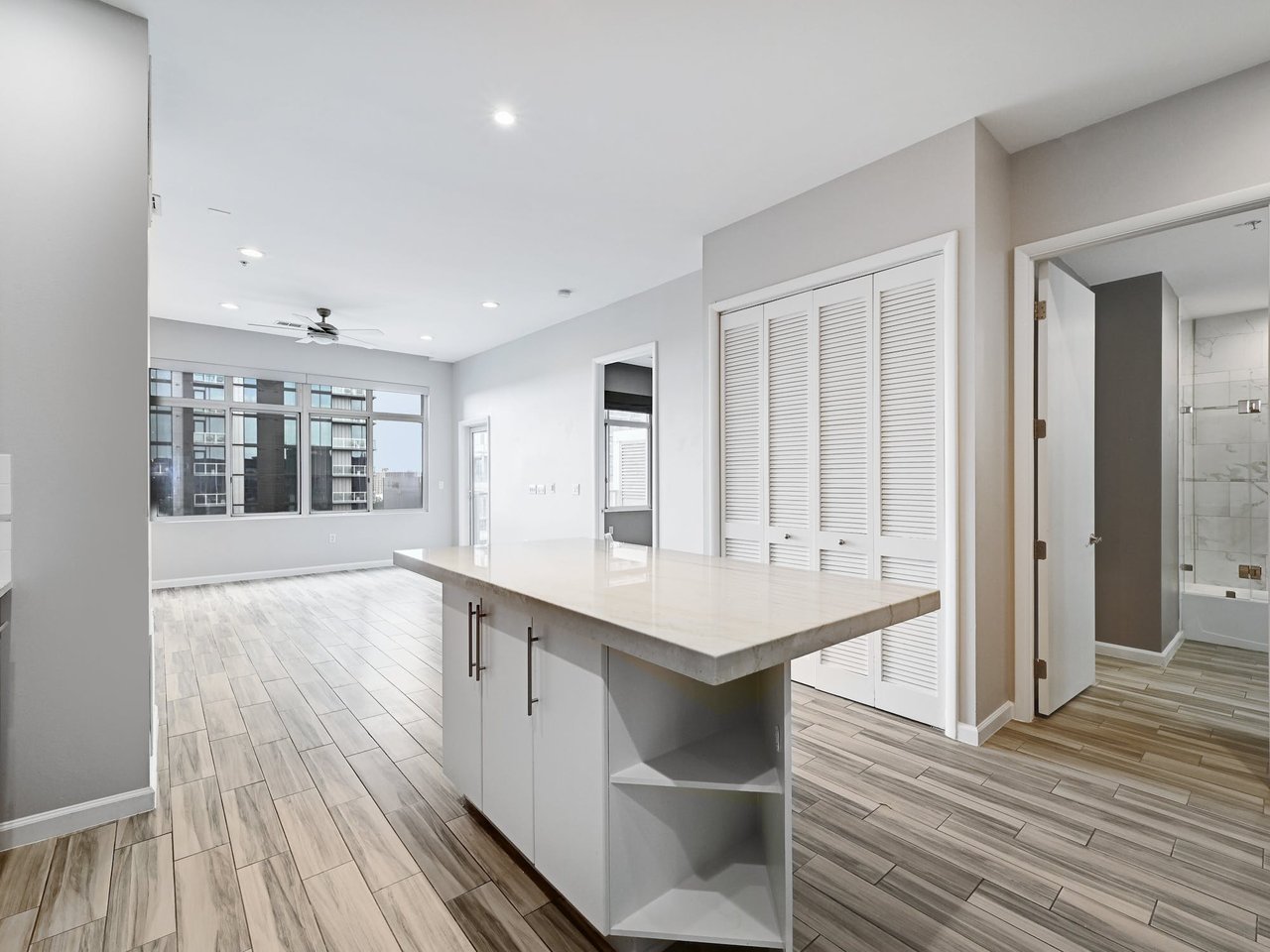 54 Rainey Street PH09