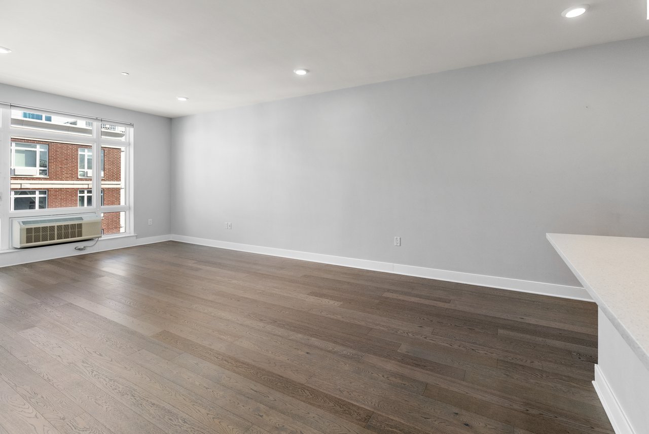 18 Cliveden St #502W