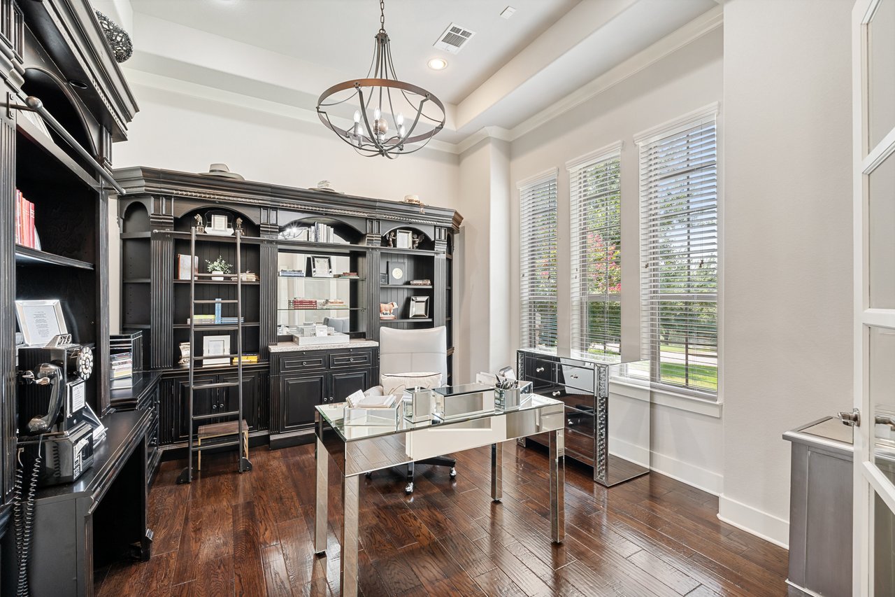 Modern Transitional Luxury Home in Gated Bluffs of Steiner Ranch | Lake Austin Access + Hill Country Views | $1.9MM