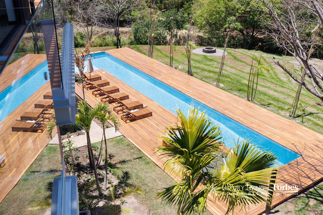 20995 – One bedroom duplex apartment with a balcony and storage room in Alto de las Palomas