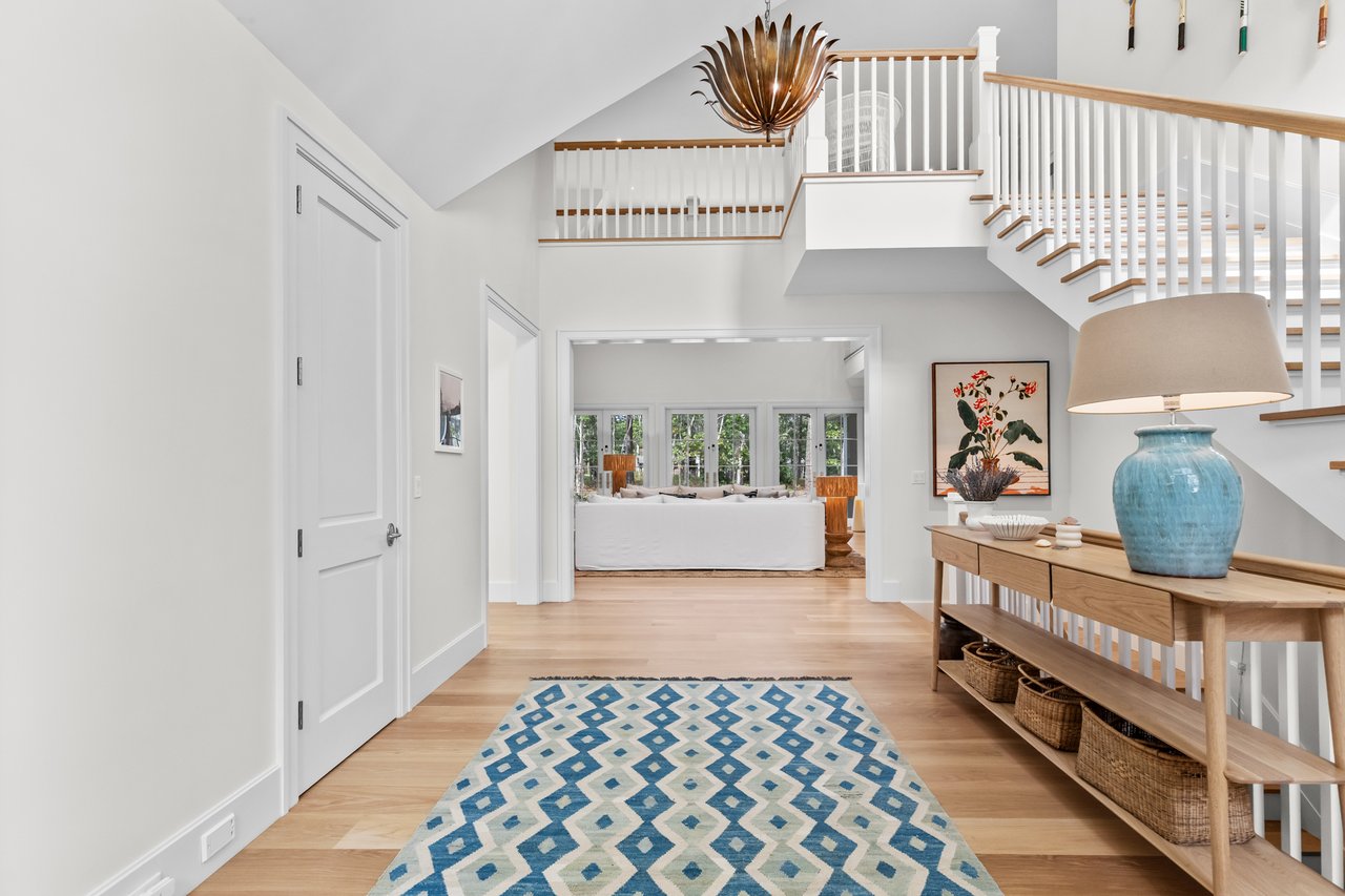 417 Edge of Woods Road