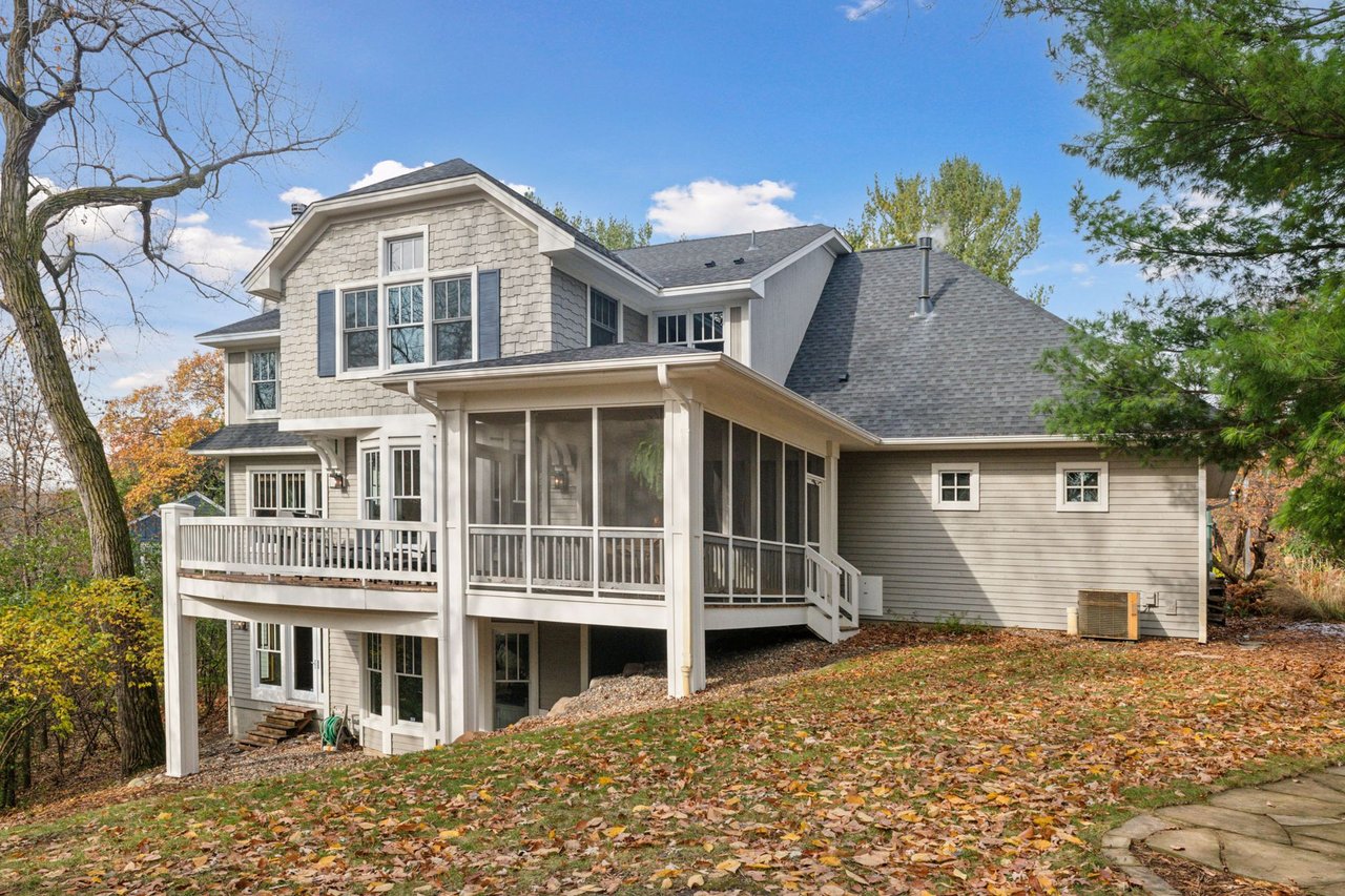 *PENDING* 20395 Linden Road, Deephaven