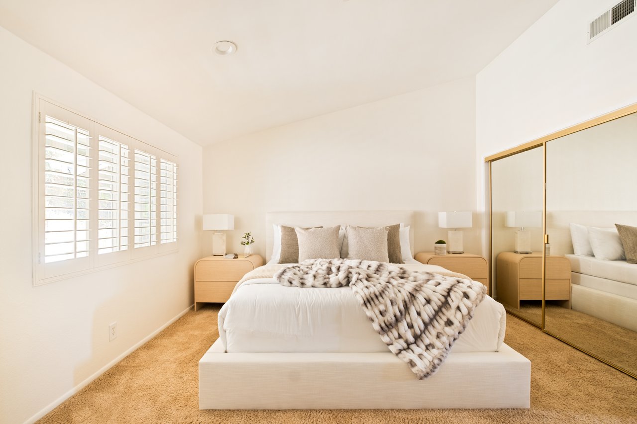 20607 Martha St, Woodland Hills