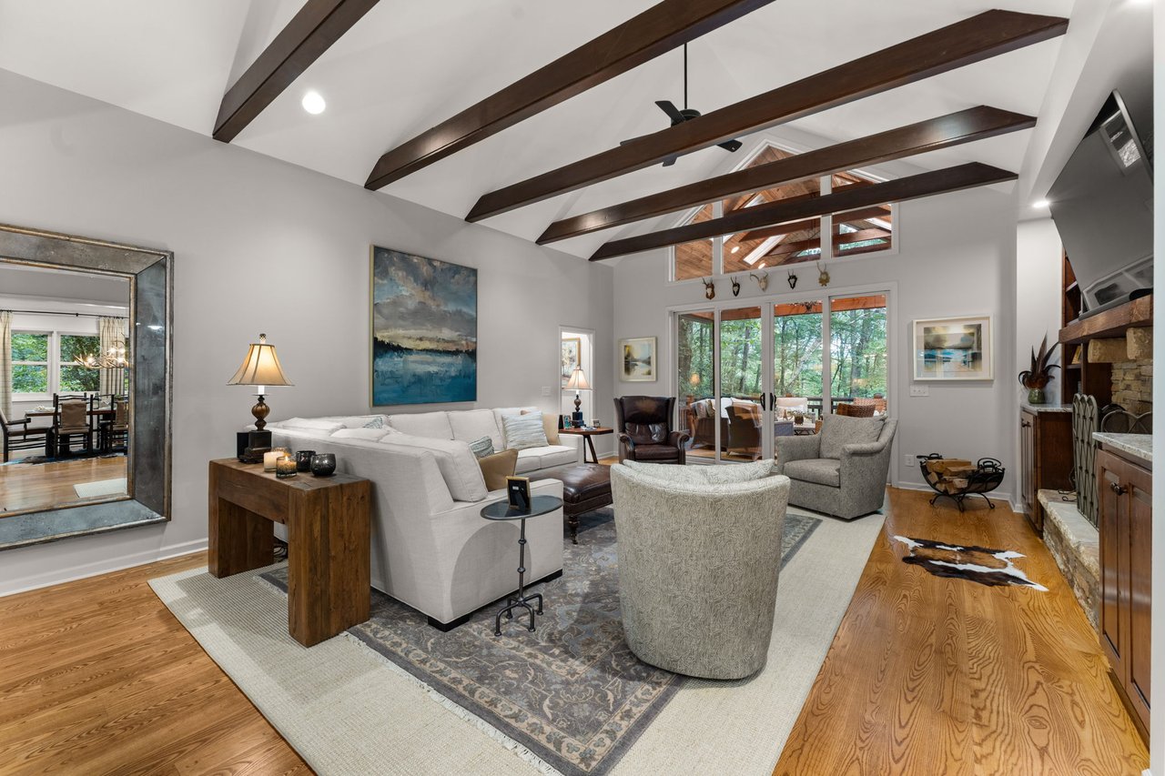 16 Hemlock Way
