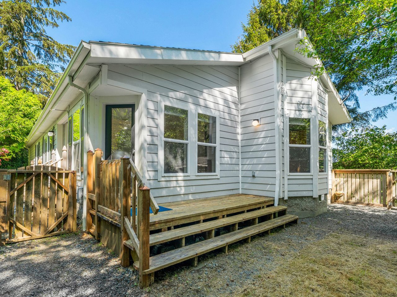 Exterior view of the sold manufactured home at 271 Pennsylvania Ave in Wheeler, Oregon