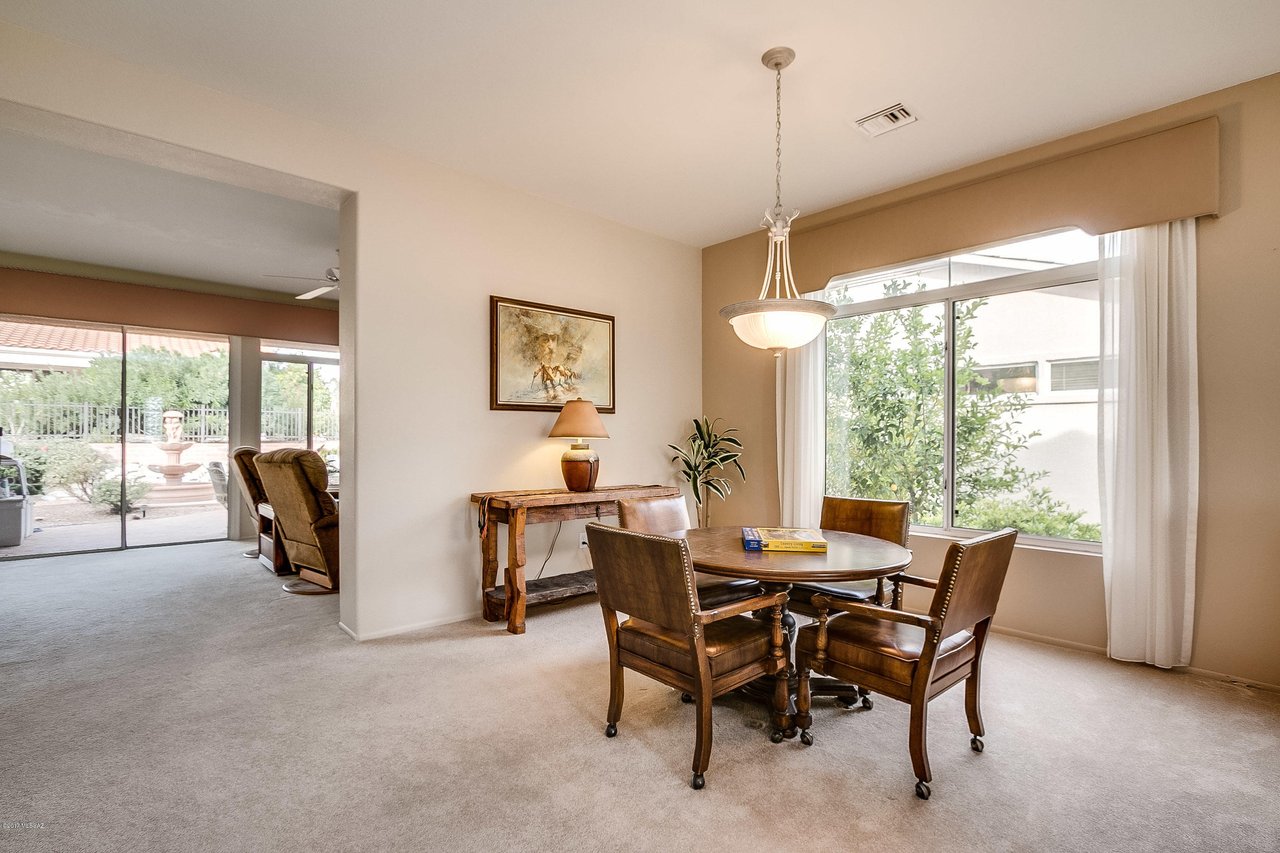 2413 E Agapanthus St