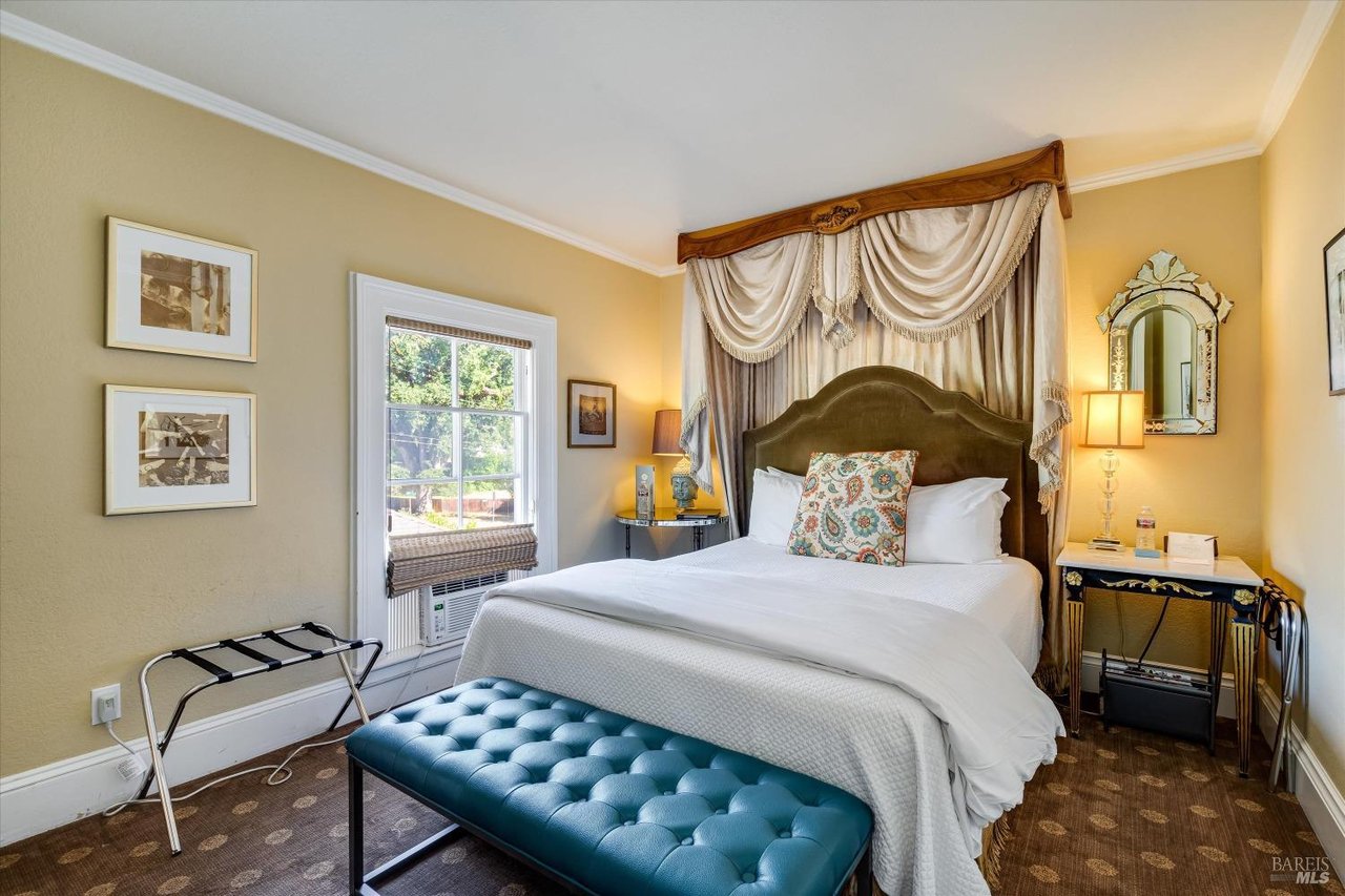 1139 Lincoln Ave, Calistoga