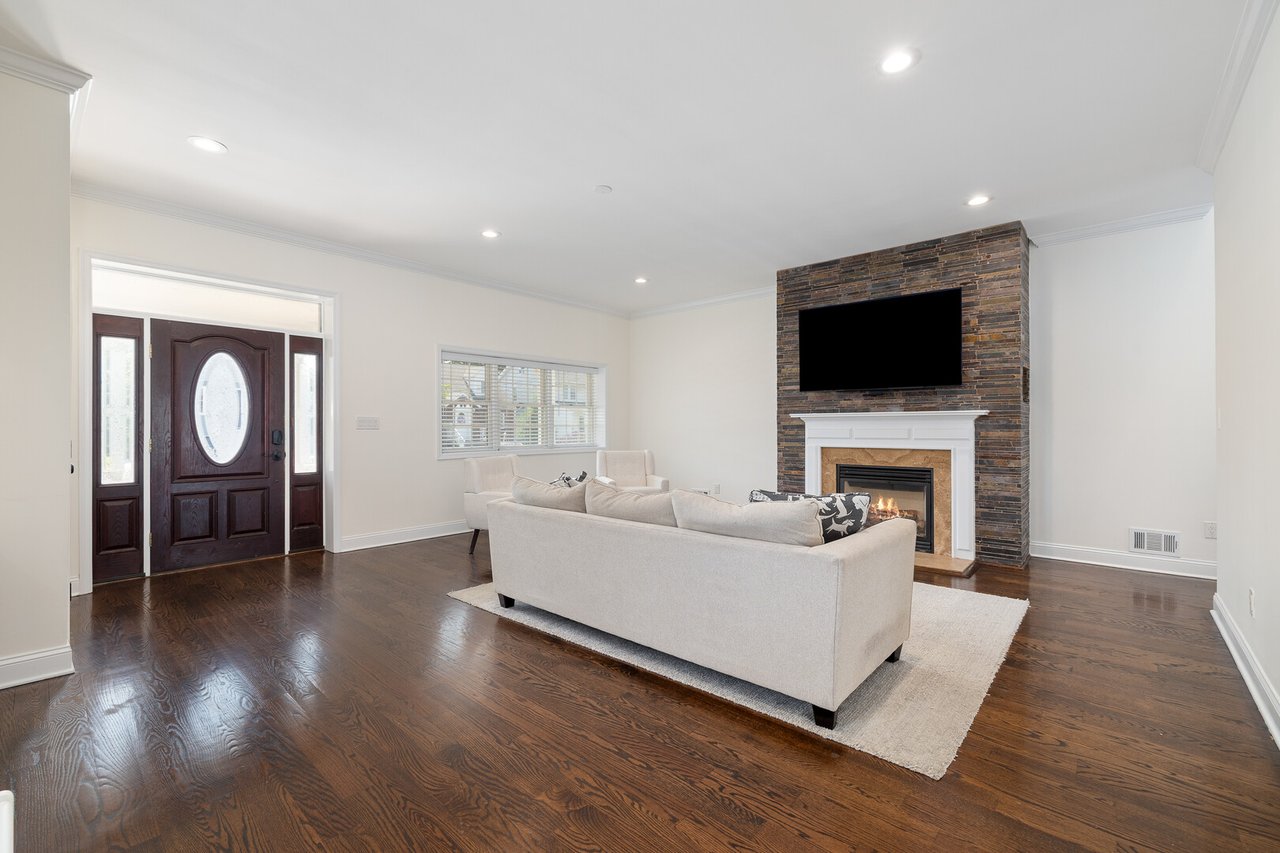 447 Forest Ave
