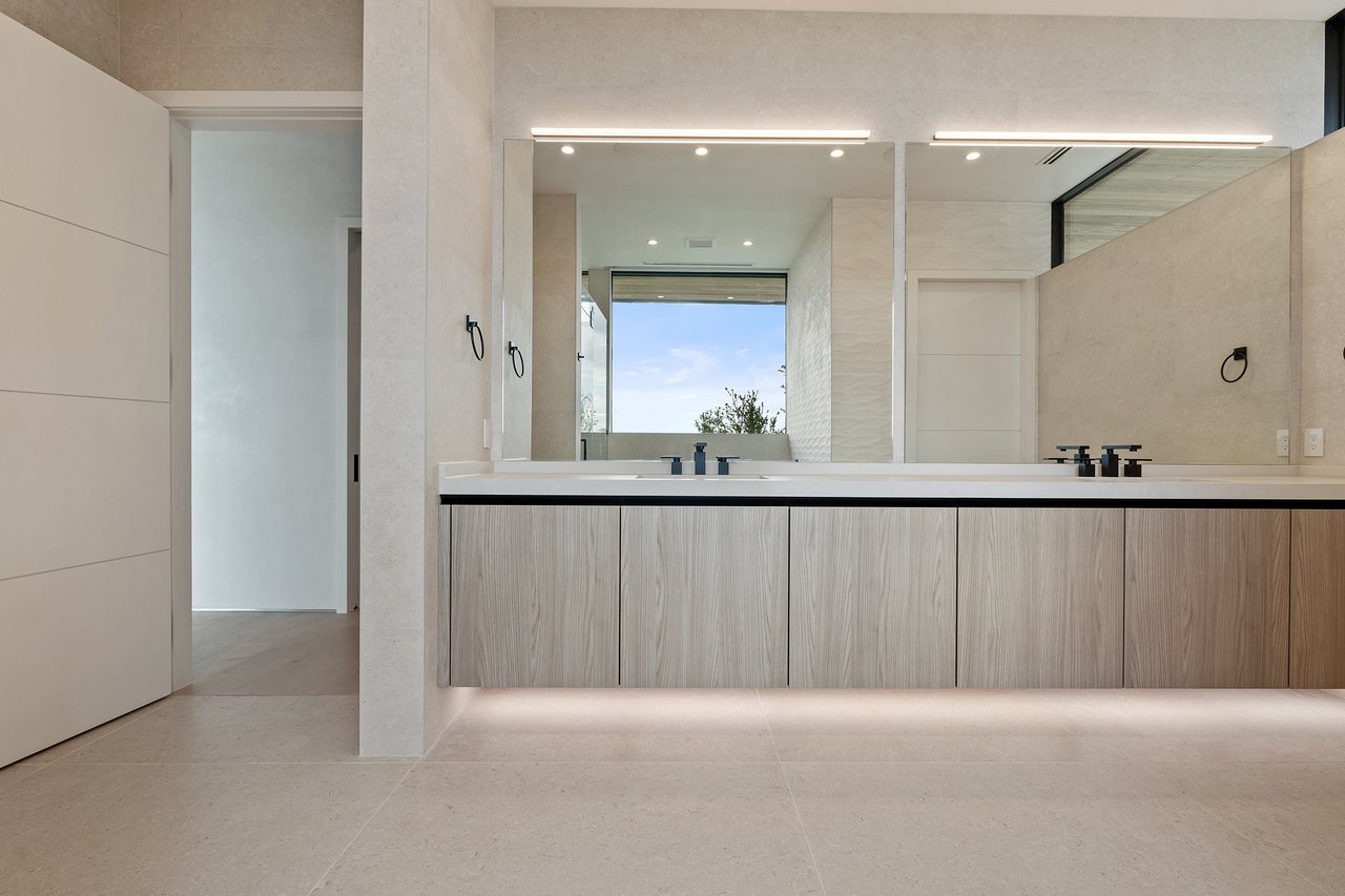 4909 Honey Daisy Way