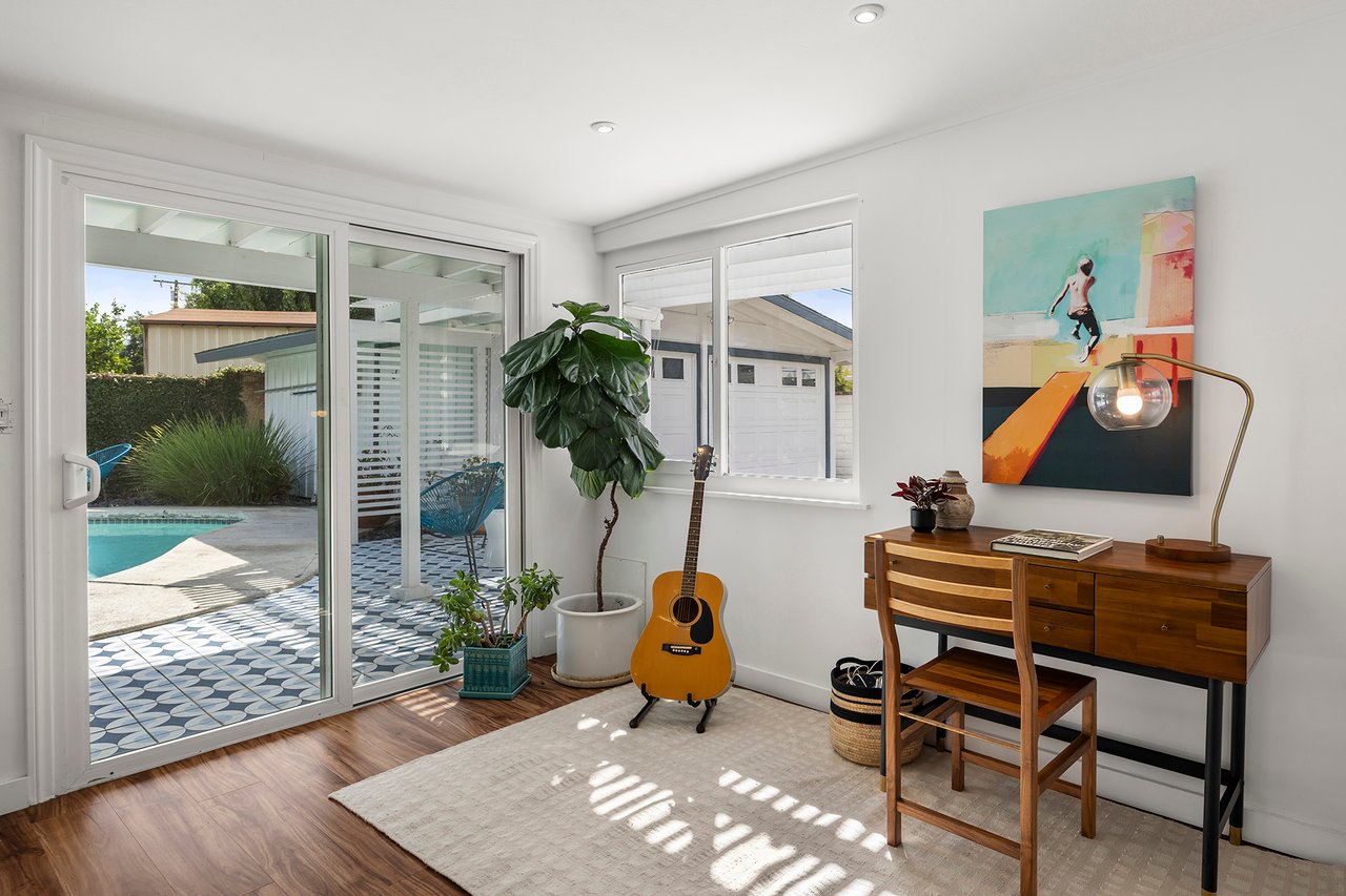 Tustin Cliff Home May For Sale