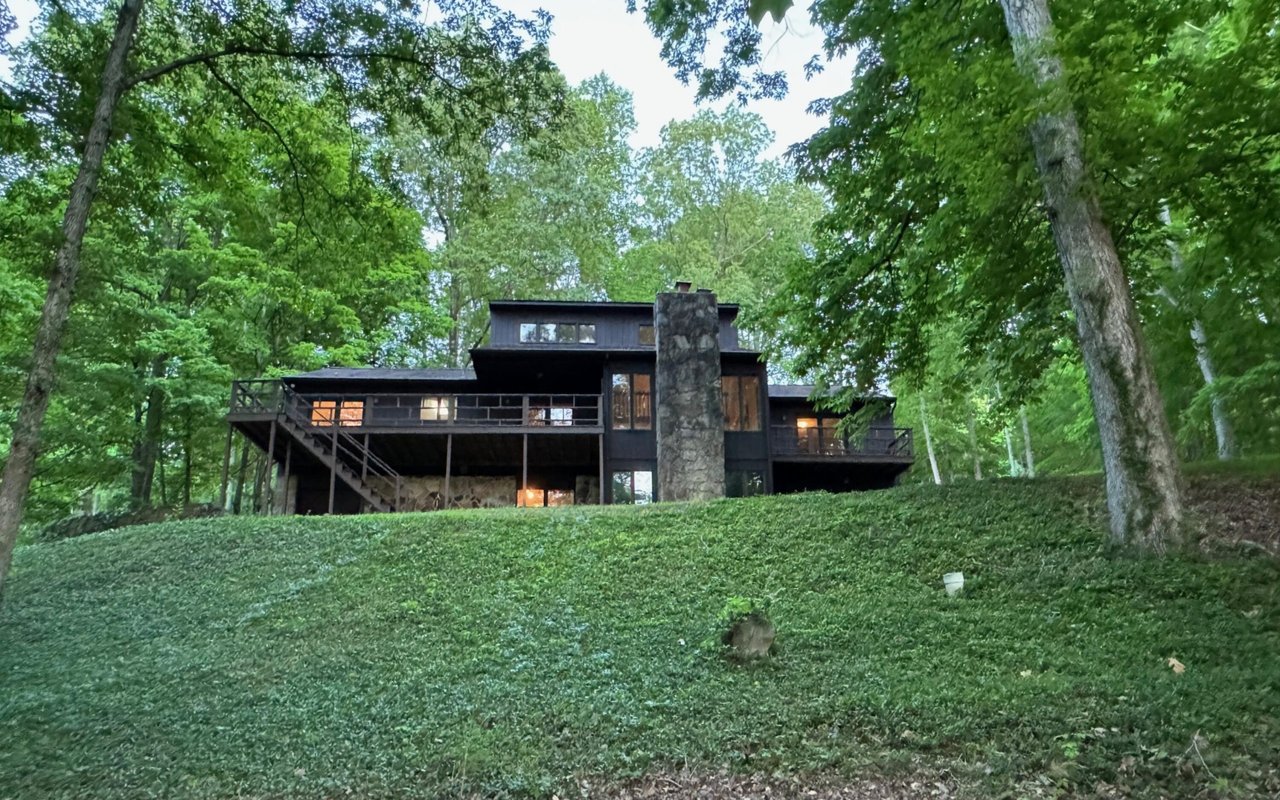 Wallace Luxury Spotlight | 4709 Guinn Road Knoxville, TN 37931
