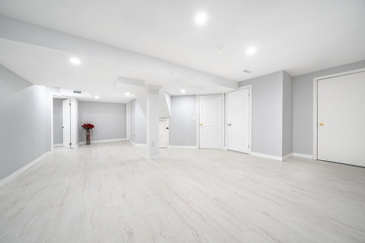 148 Devonsleigh Boulevard