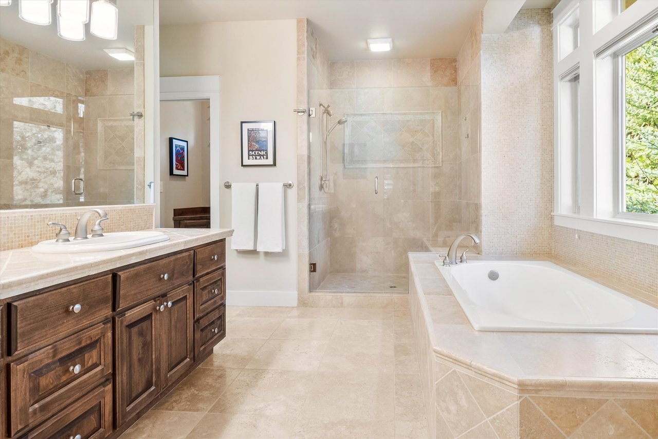 2589 NW Champion Circle