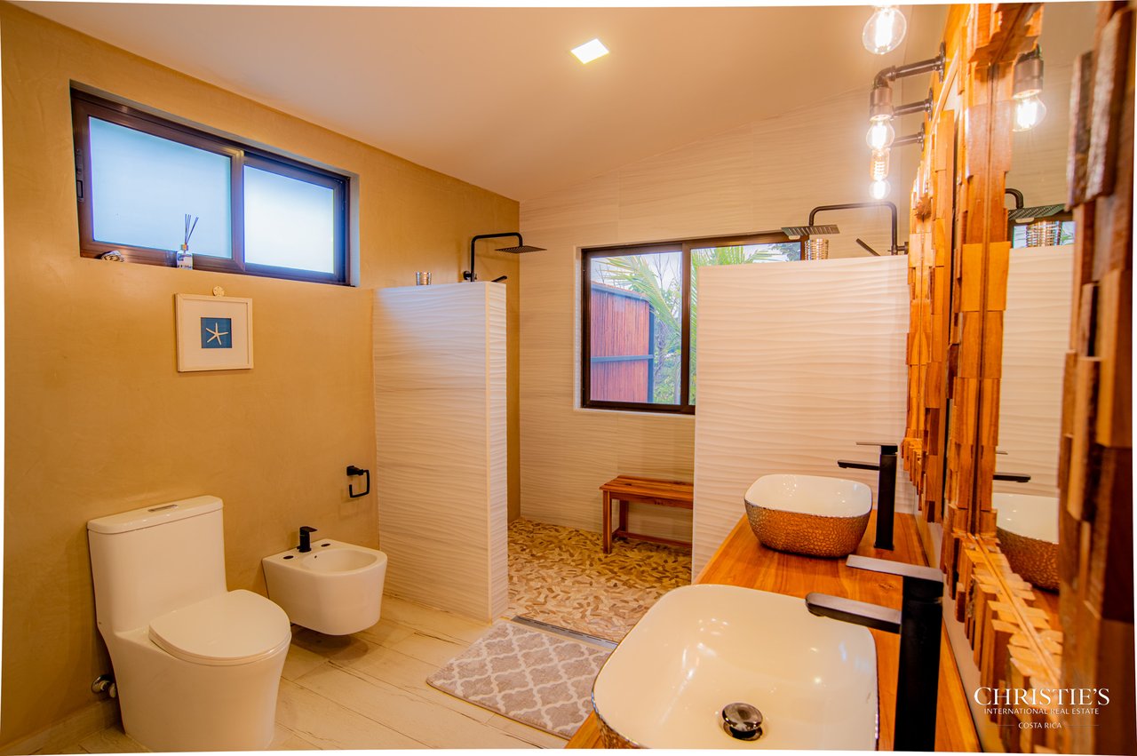 Toltec Estate & Casa Lunax Oceanview Investment Compound
