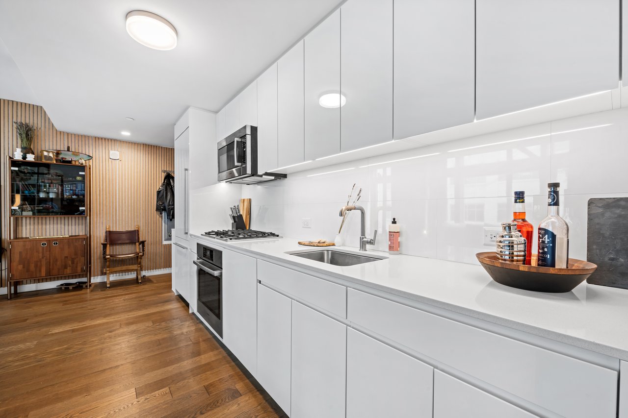 99 HUDSON ST Unit: 402