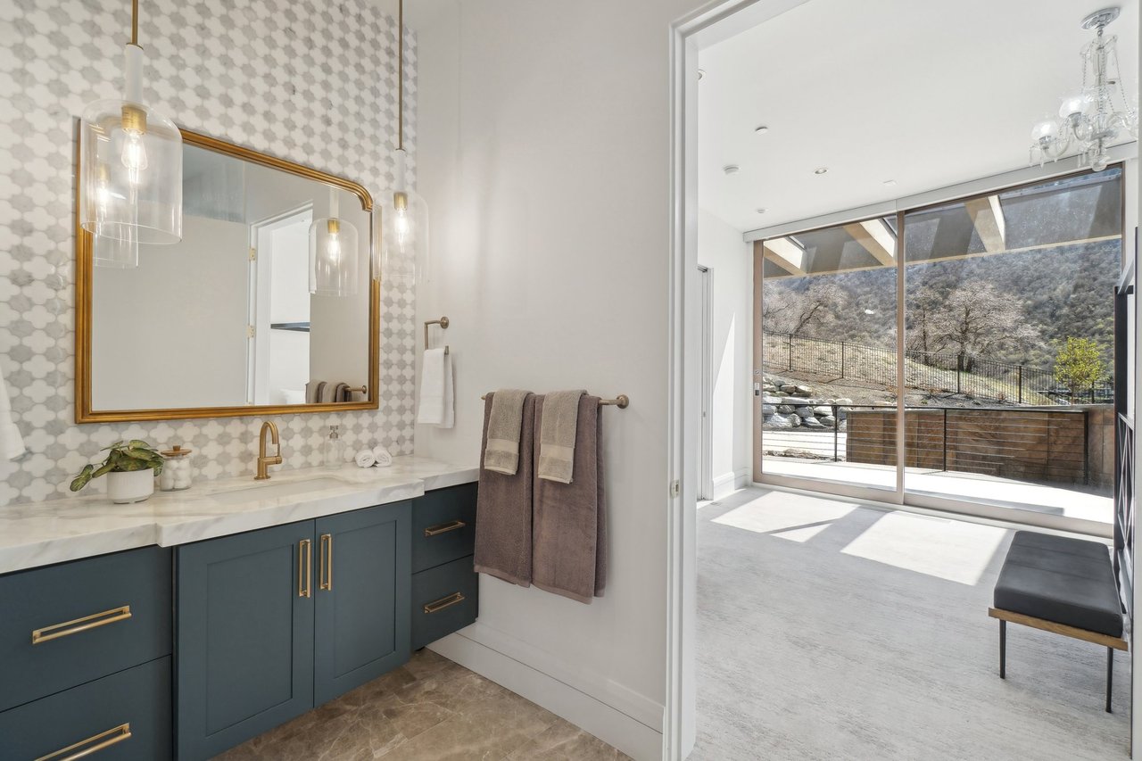 4141 E Canyon Estate Dr