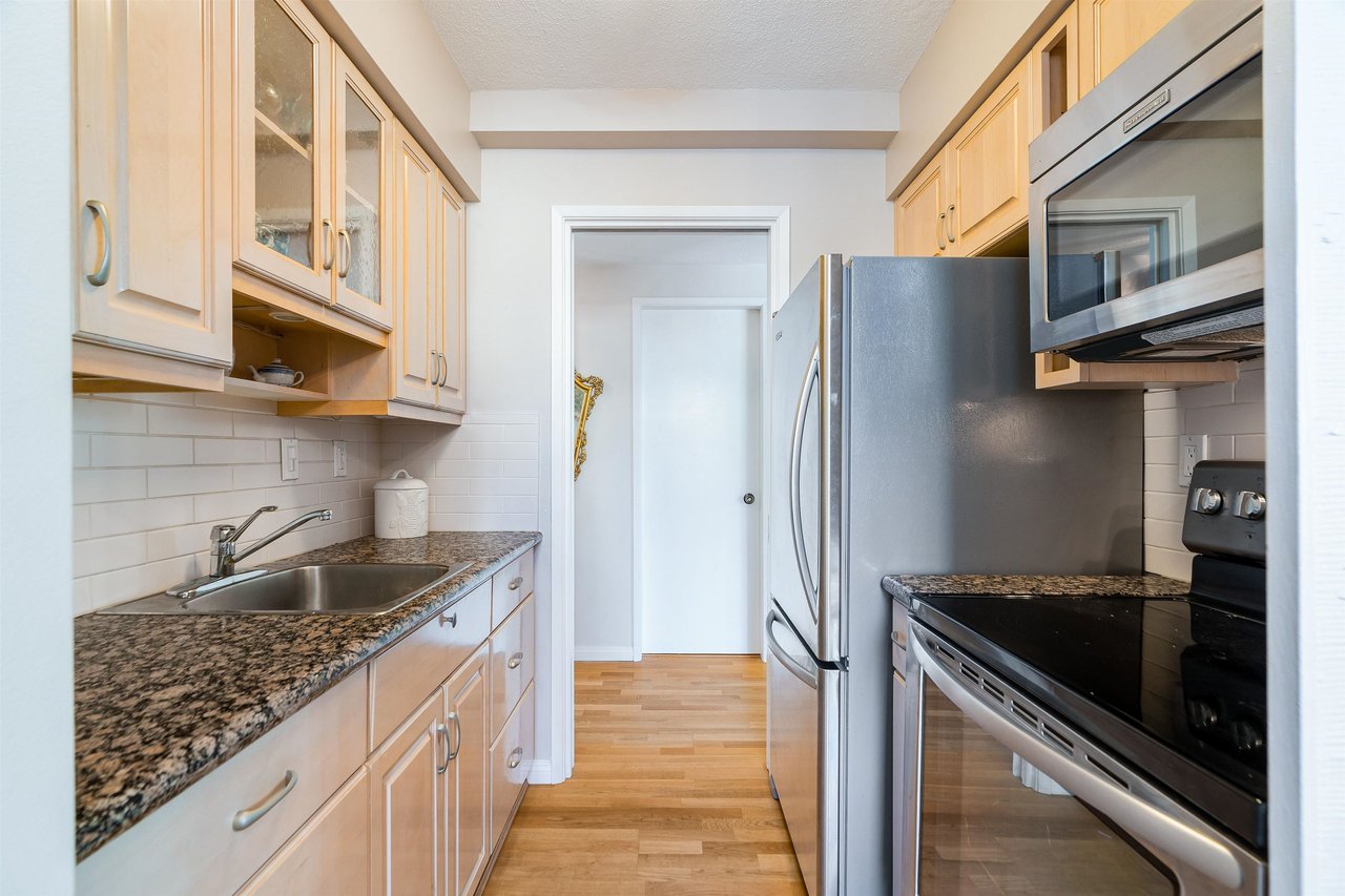 1575 Beach Ave, #303