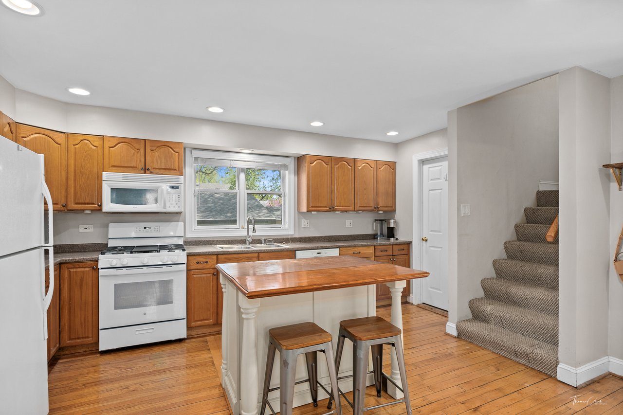 4046 Fairview Ave, Downers Grove