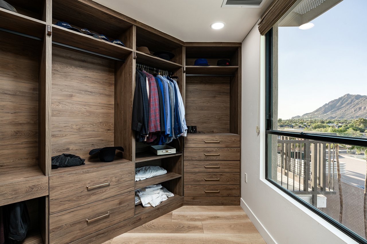 6803 E MAIN Street, 5511