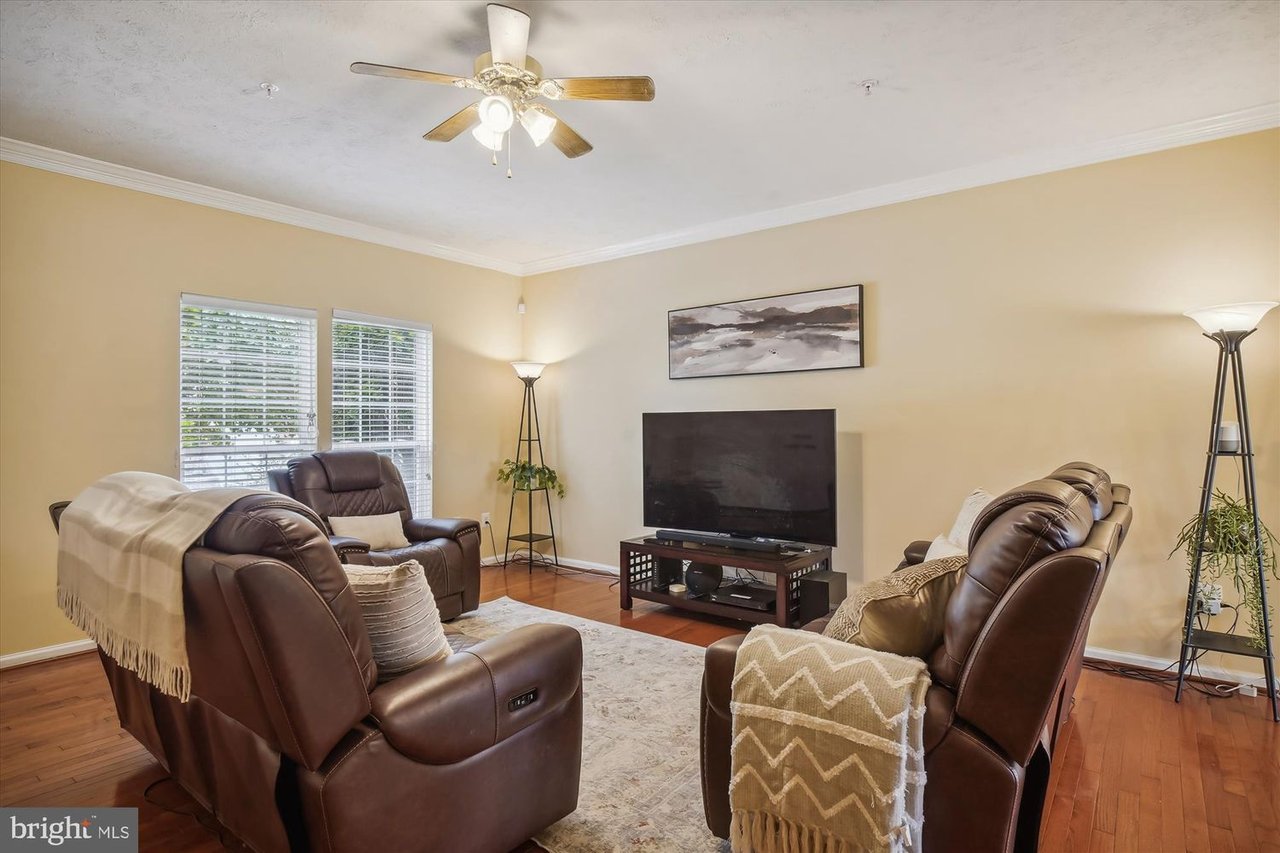 4812 Amesbury Way