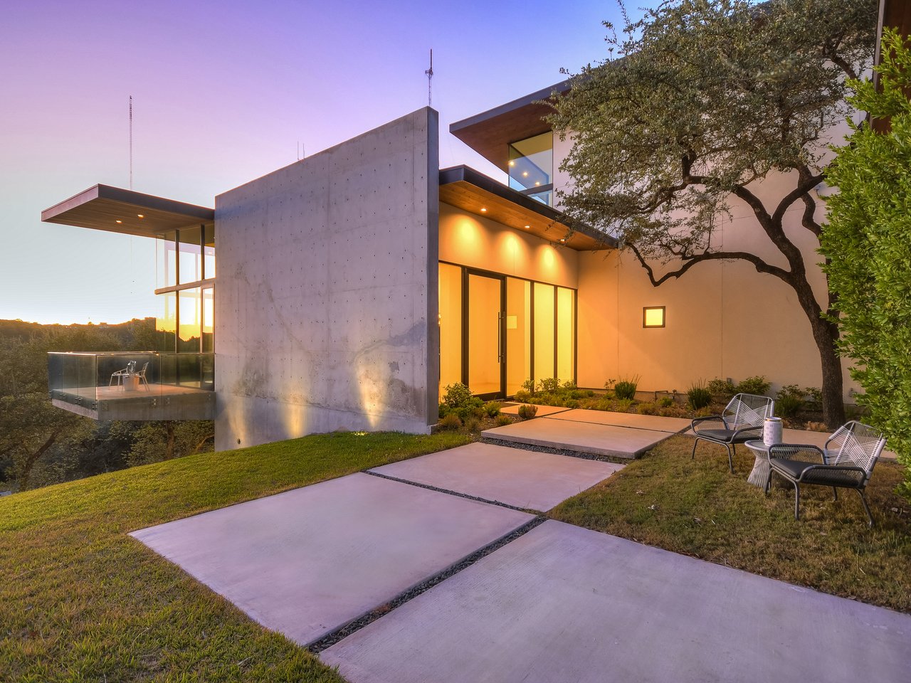 Private, Modern Masterpiece