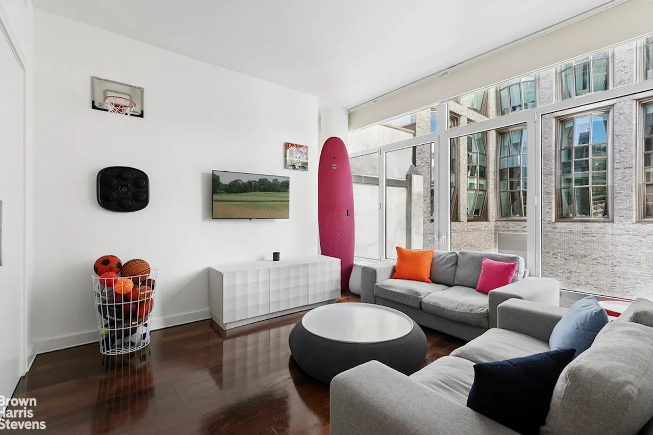 520 West 19th Street Unit: 6C