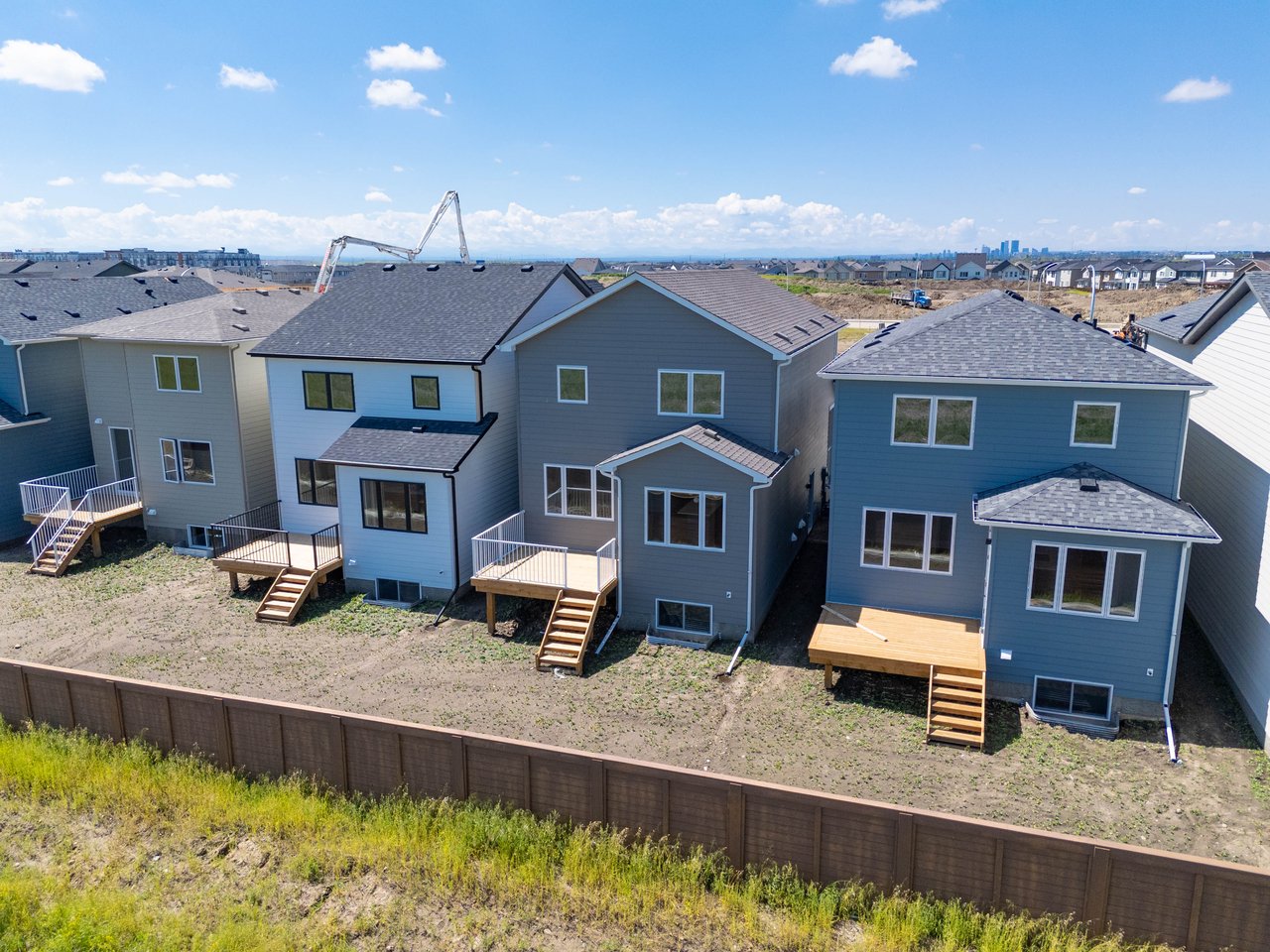 143 Belvedere Crescent SE