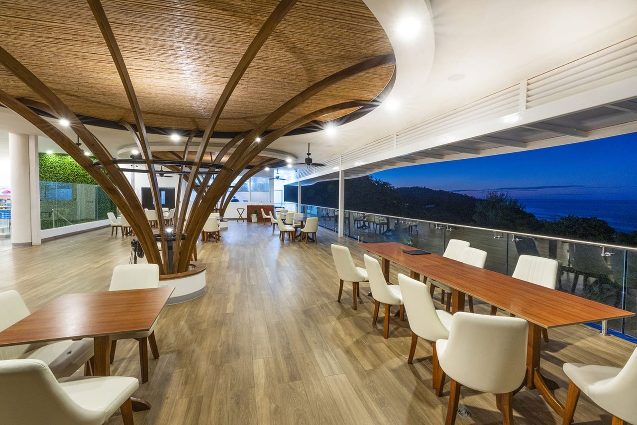 Dunama Flamingo Hotel & Casino | Oceanfront Boutique Hotel & Casino in Playa Flamingo with Private Beach Access and 47 Guestrooms!