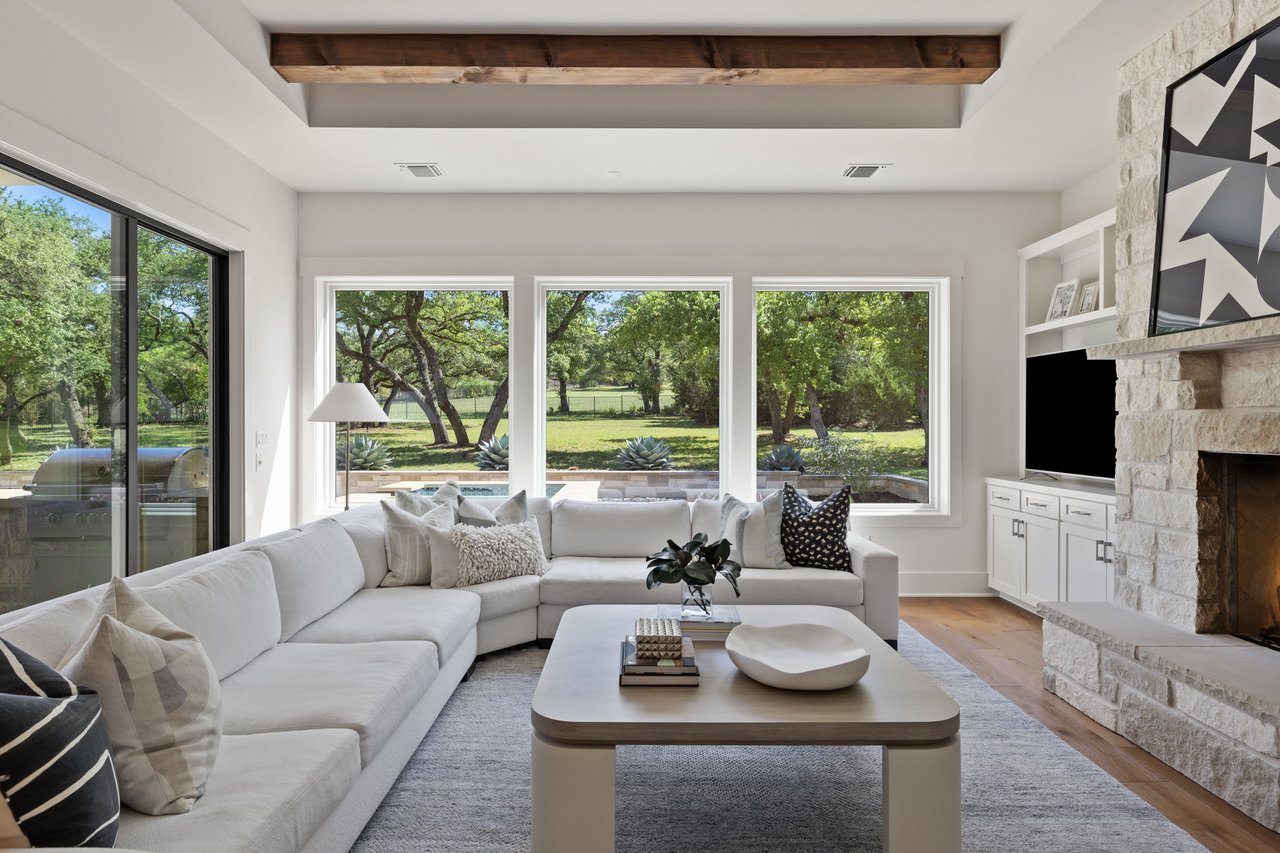 8325 Lakewood Ridge Cv