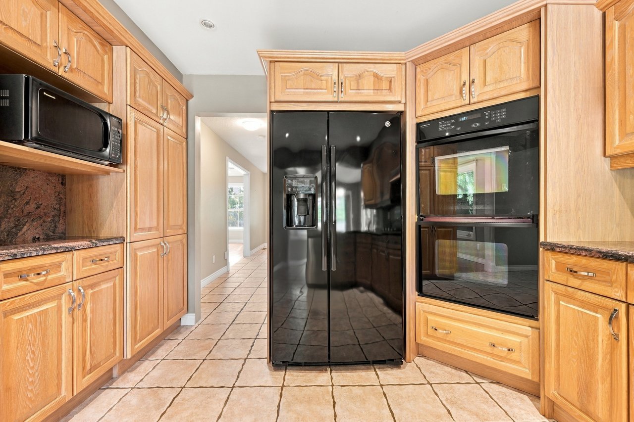 Executive home in Oakville's prestigious Glen Abbey community