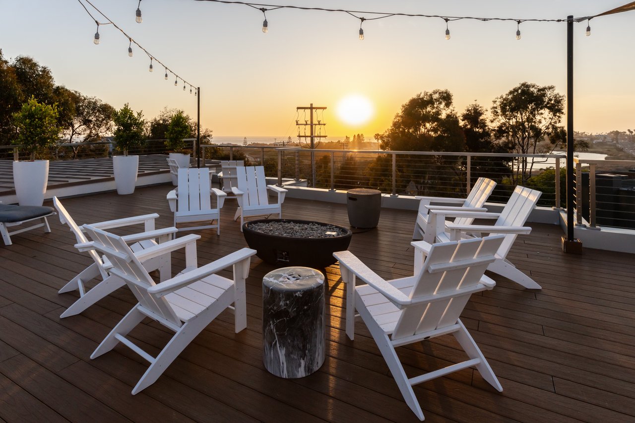  Downtown Carlsbad Coastal Residence 