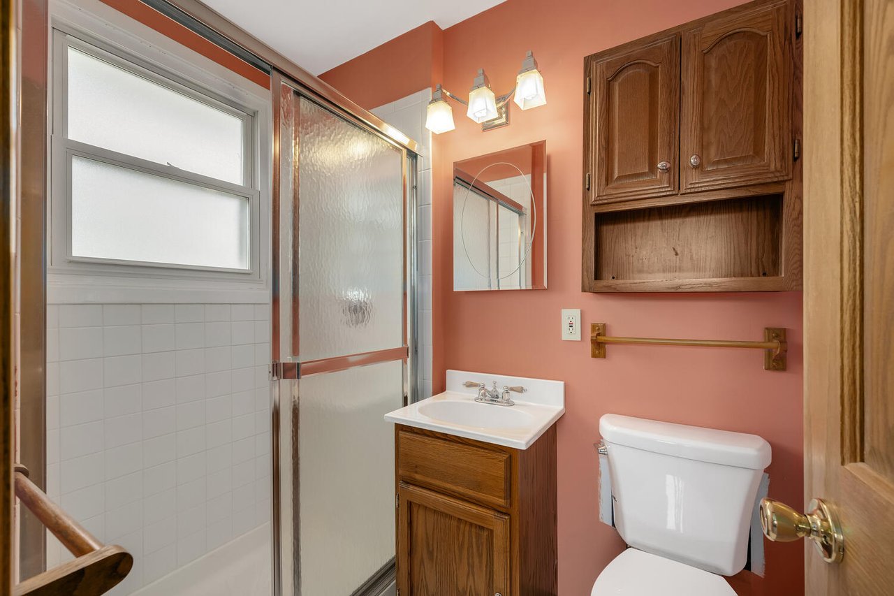 390 Arrowhead Trail, Carol Stream IL – Rare 4 Bedroom Ranch Near Glenbard North High School