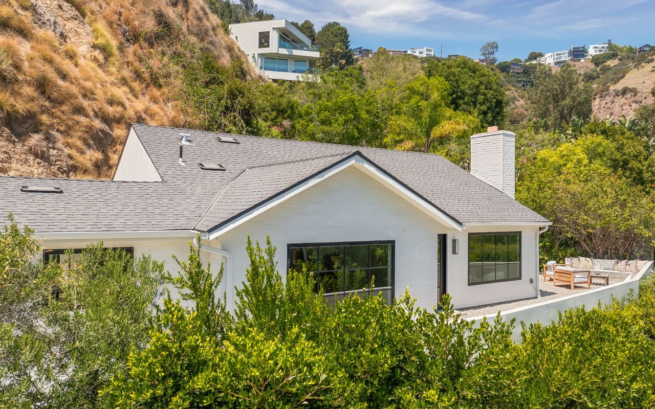 8353 Sunset View Dr