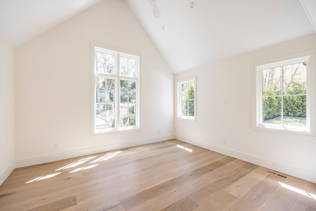 21 Ocean Pkwy, East Hampton