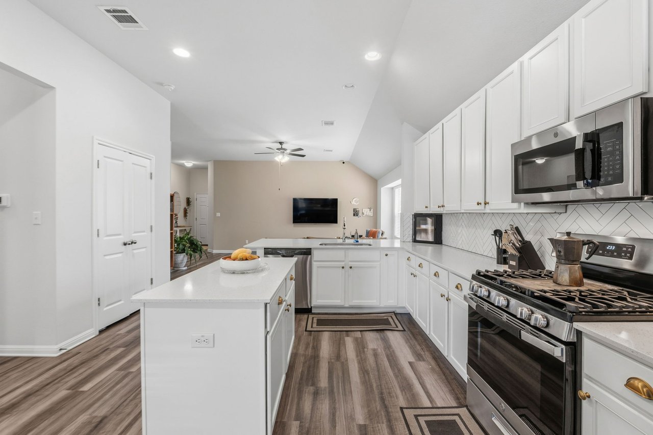 2529 Choctaw Pl. Leander, TX 78641