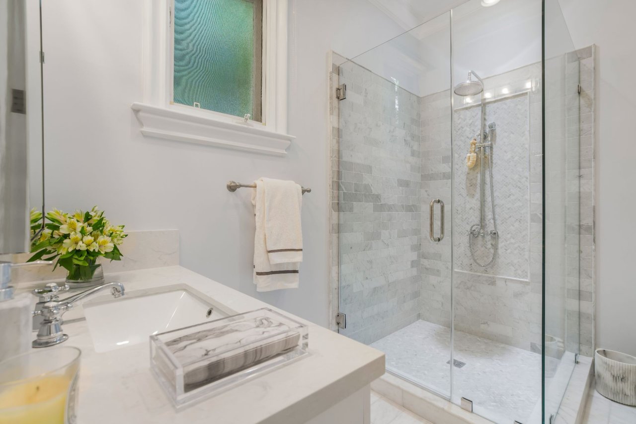 16677 Stone Oak Park