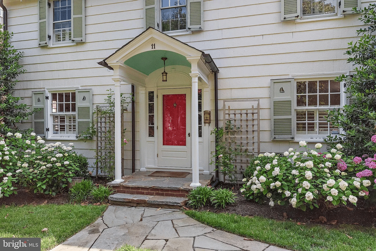 11 Southgate Ave