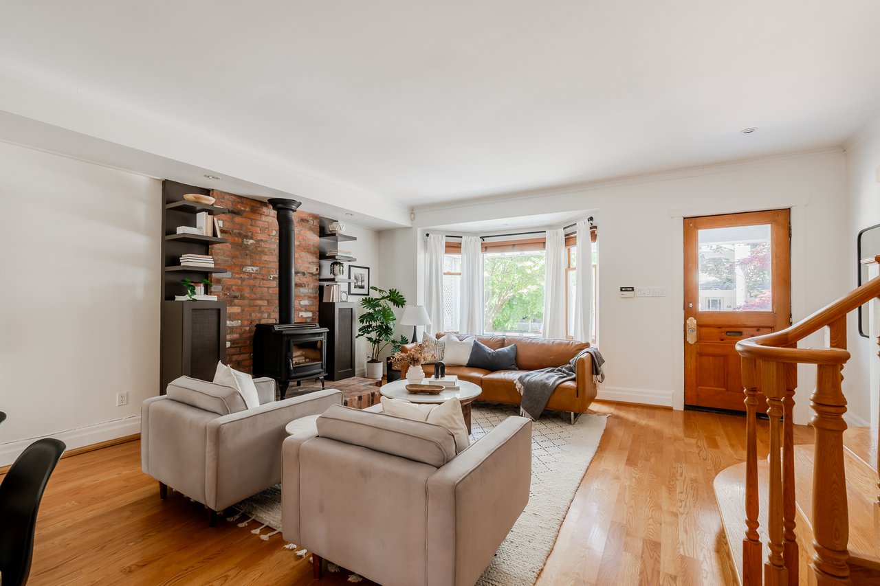 67 Leuty Ave