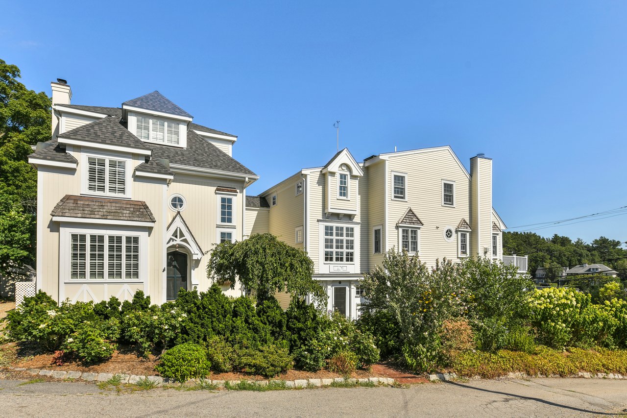 4 Margin Court