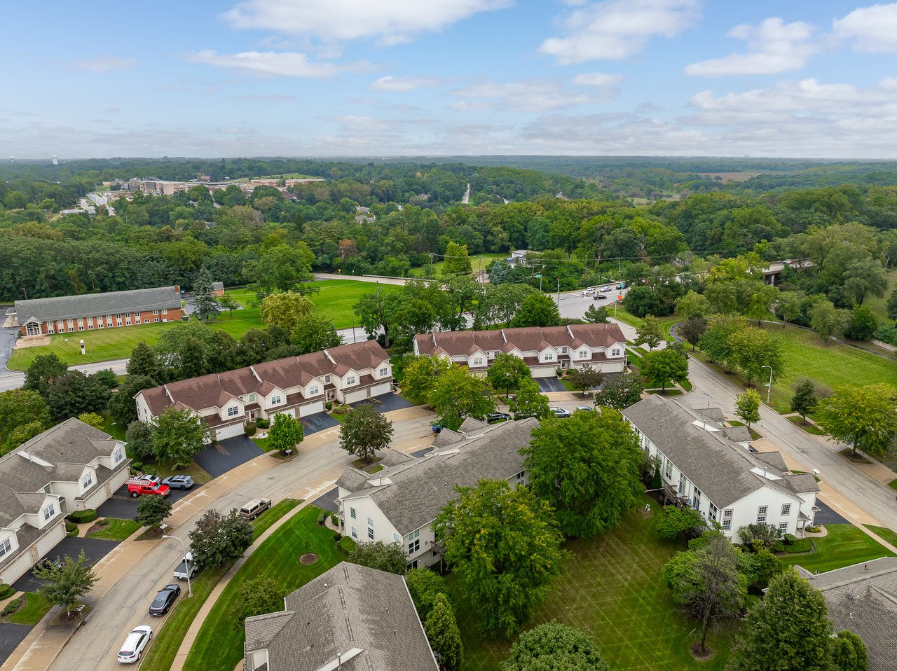 347 Gladstone Ln