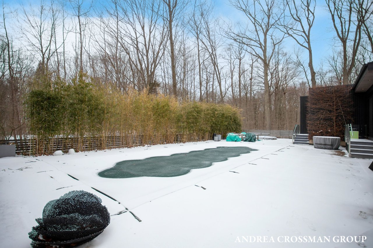 6919 Bendemeer Drive