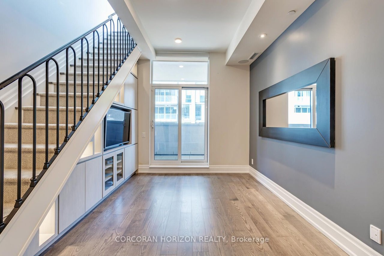 GRAND TOWNHOUSE IN THE ANNEX