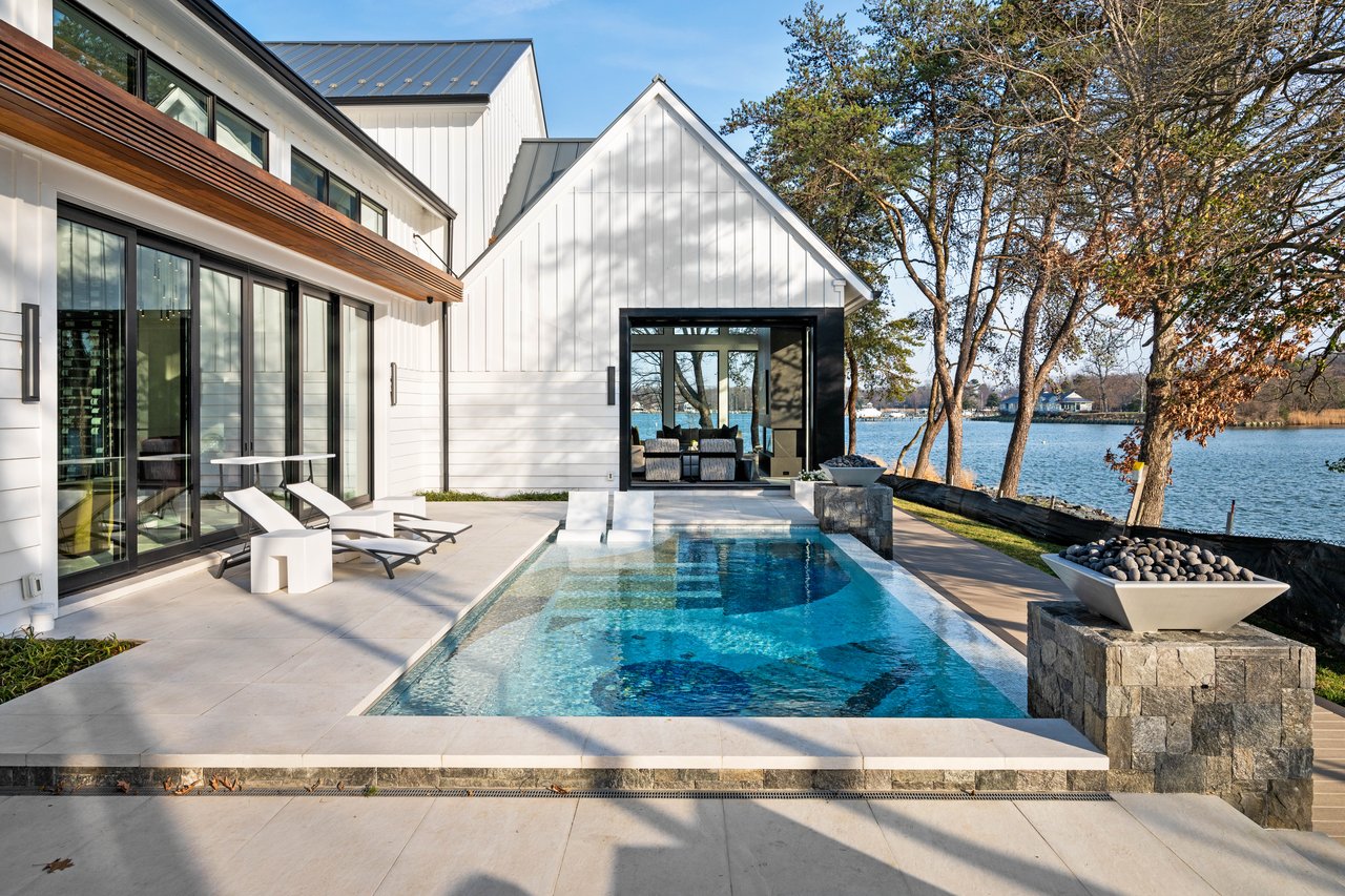 ANNAPOLIS WATERFRONT HOME | LAKE OGELTON WATERFRONT WITH CHESAPEAKE BAY ACCESS